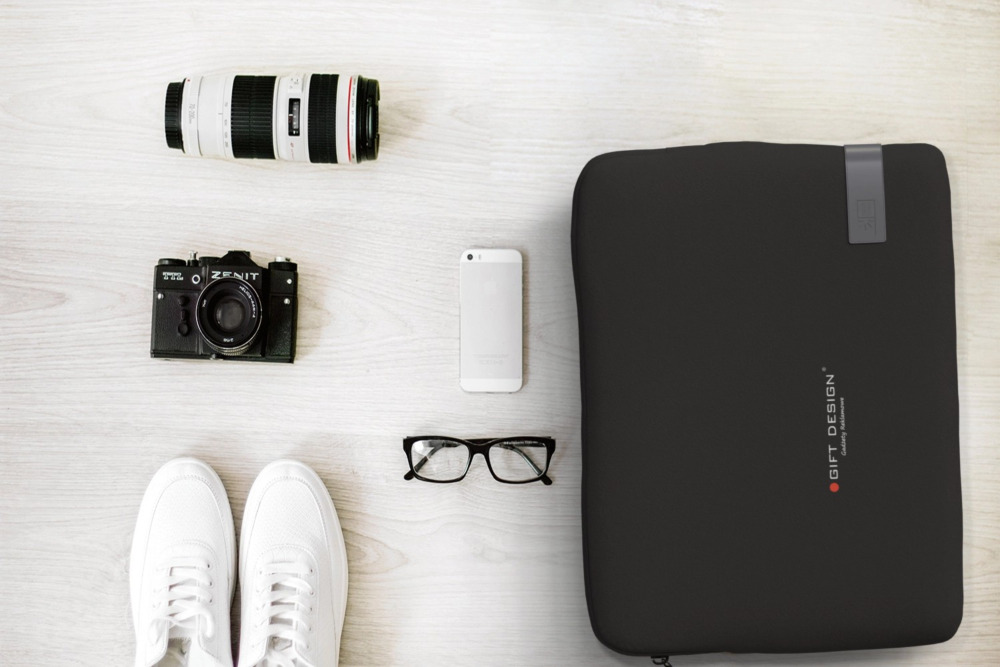 euui na laptop z nadrukiem, gift design