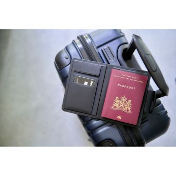 Etui na paszport z lokalizatorem – Gift Design