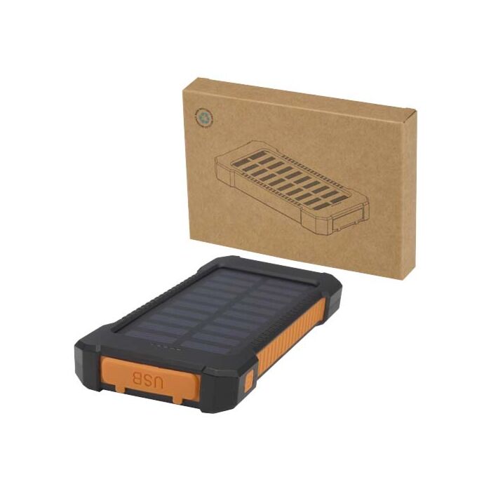 Altair wytrzymały powerbank o pojemności 5000 mAh i mocy 10 W, wykonany z tworzyw sztucznych pochodzących z recyklingu, z wbudowaną latarką-Czarny